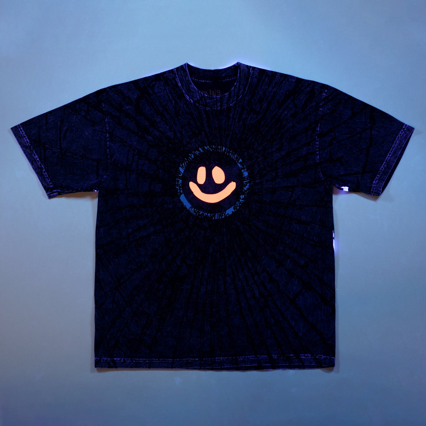 Cracked Smiley Tee (Carbon)